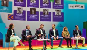 No último dia do maior evento mundial de cidades inteligentes, capital paranaense apresentou seus avanços e desafios - e antecipou um ambicioso projeto de transição energética em mobilidade